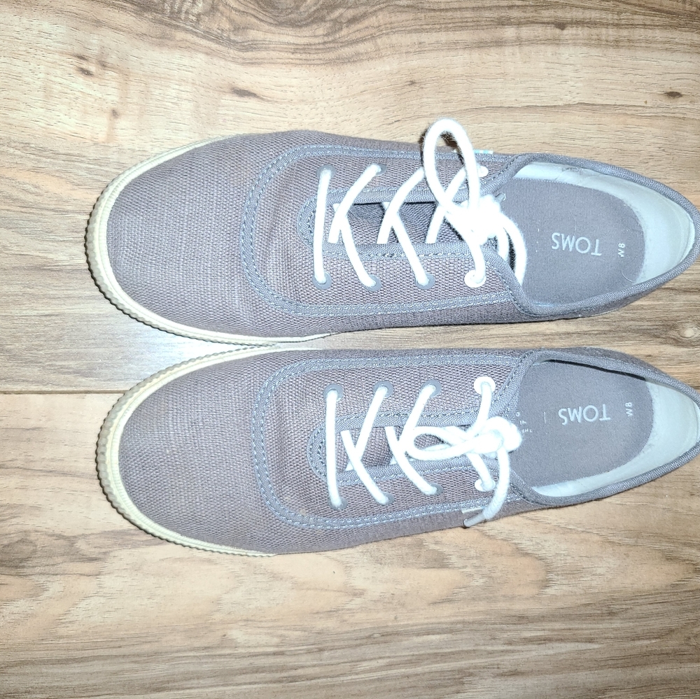 Toms canvas shoes
